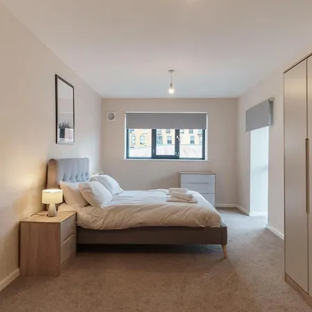 Spacious 2 Bed Apartment In Manchester Centre Exterior photo
