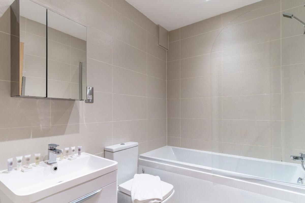 Spacious 2 Bed In Centre Apartment Manchester