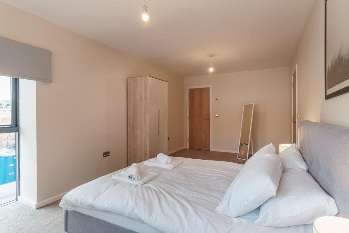 Spacious 2 Bed In Centre Manchester