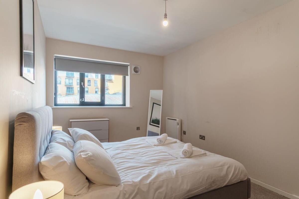 Apartment Spacious 2 Bed In Centre *