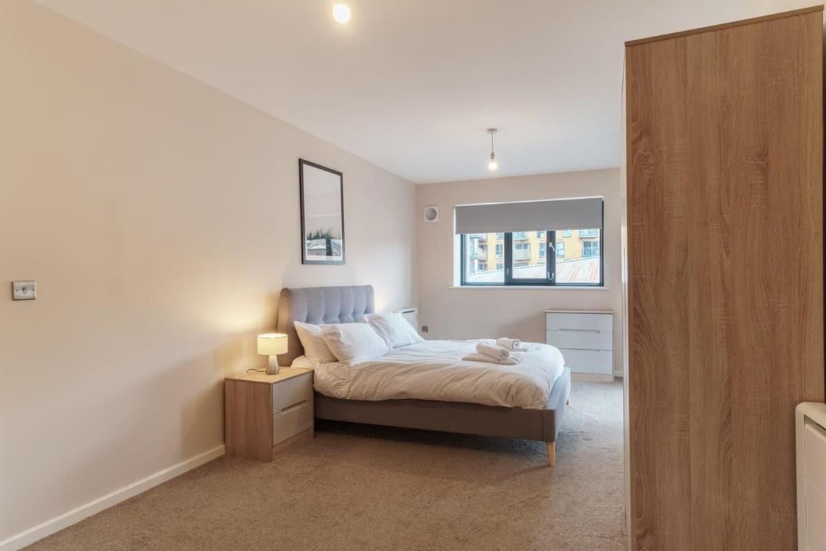 Apartment Spacious 2 Bed In Centre Manchester